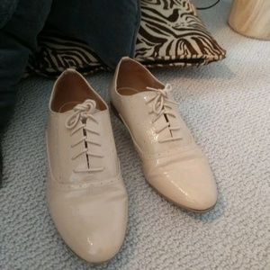 Steve Madden patent leather oxford shoes